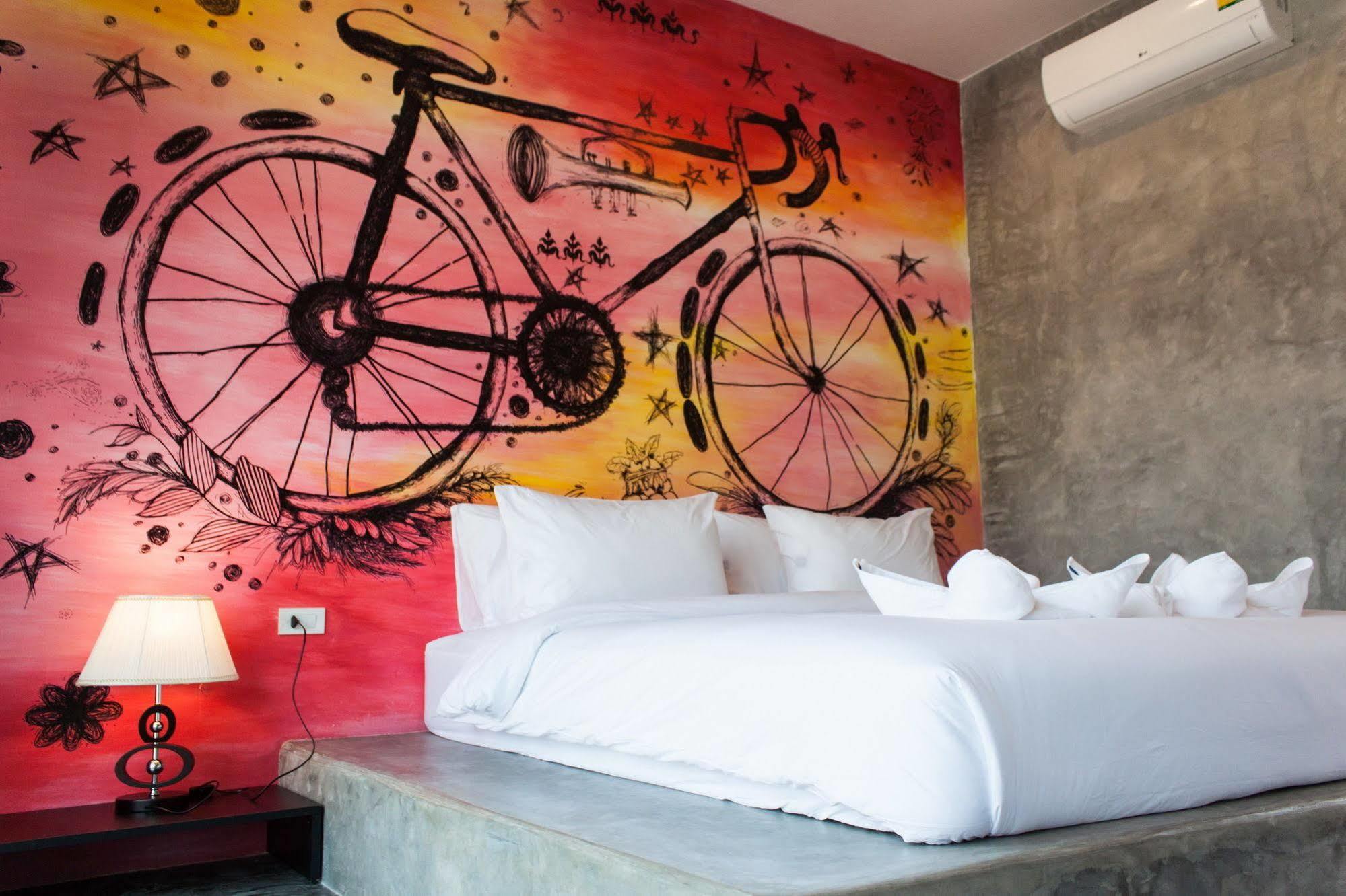 The Bike Loft Family Hostel Хуа Хин Экстерьер фото